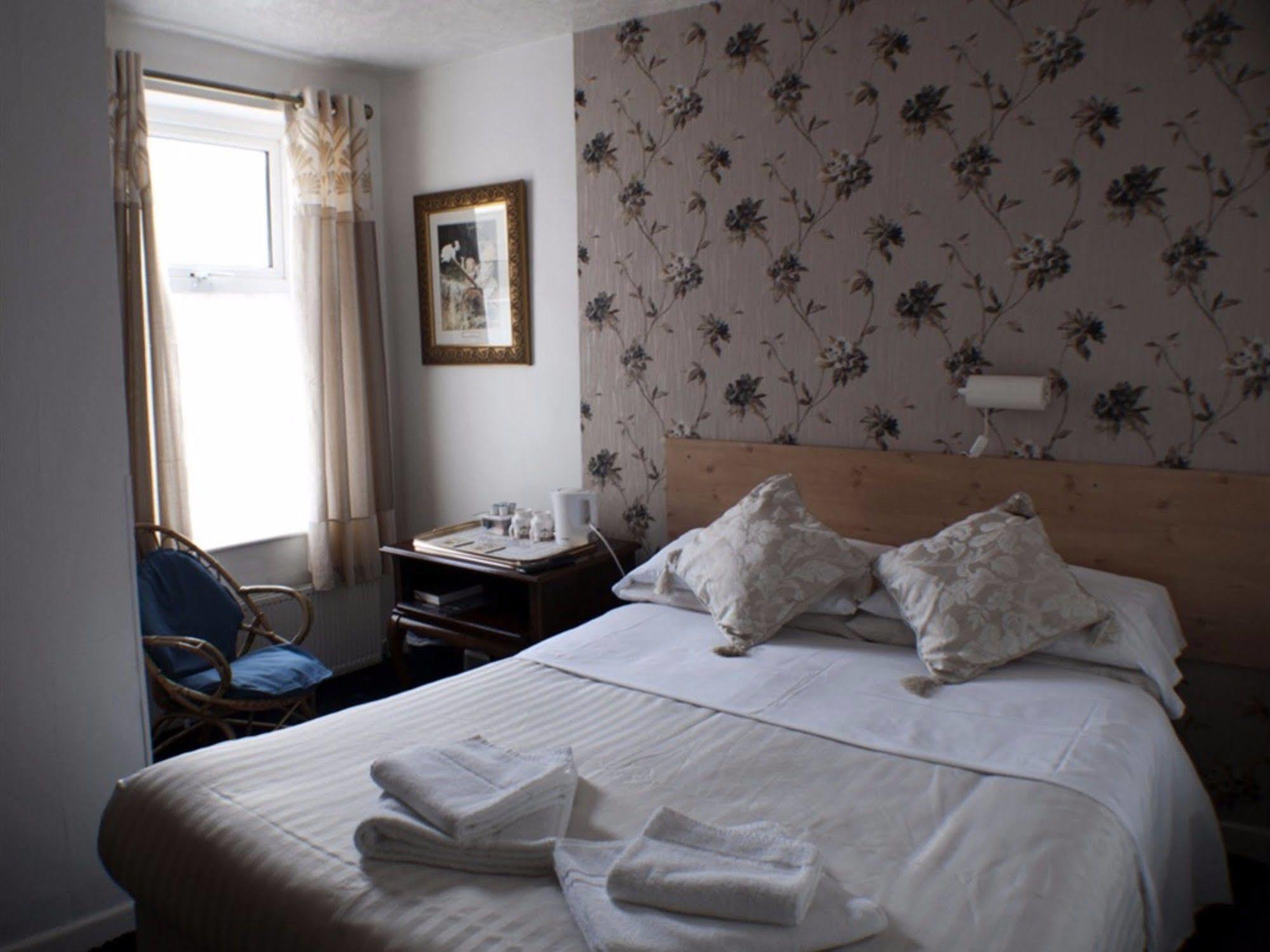 The Highfield Private Hotel Blackpool Exterior photo